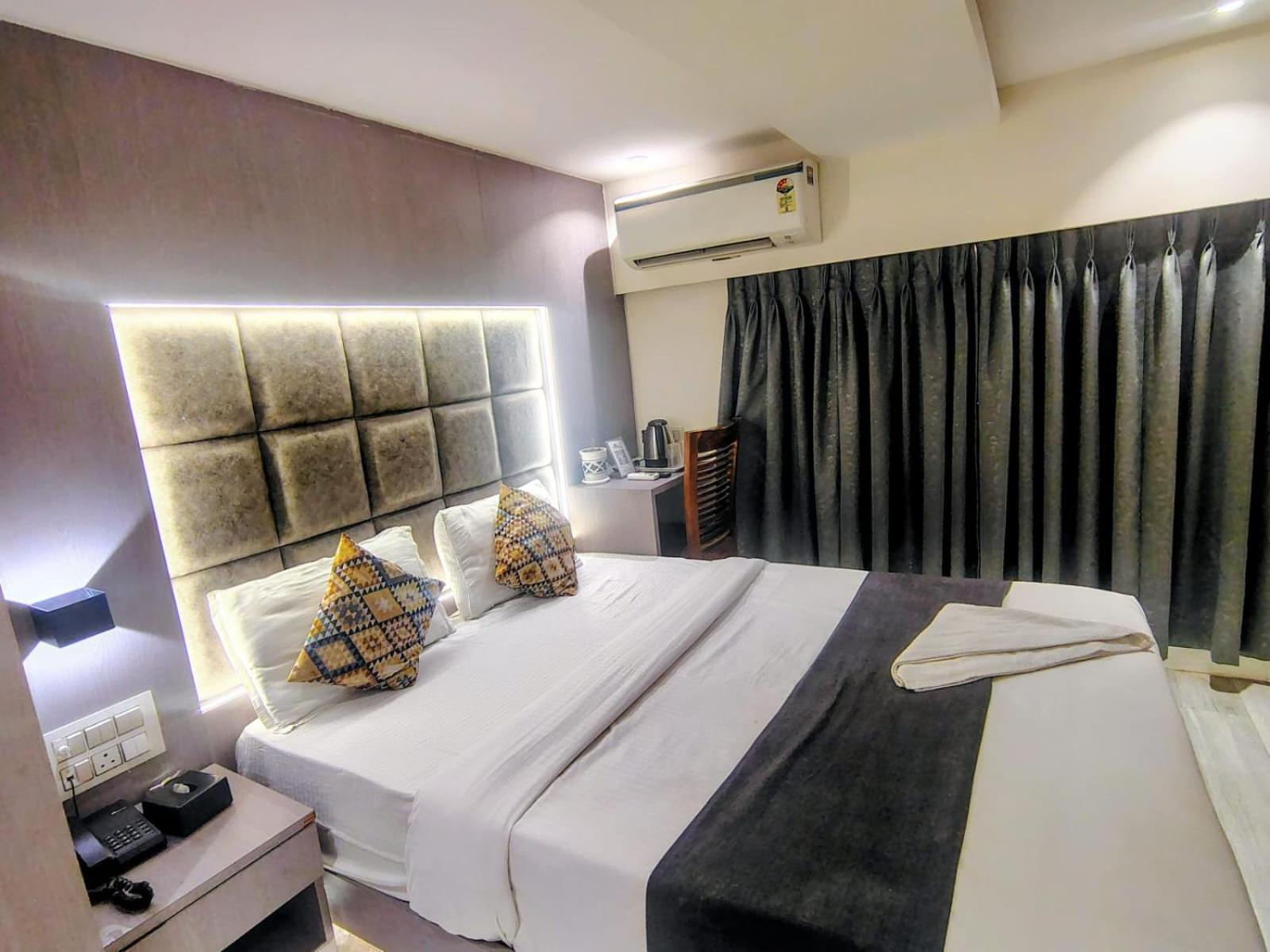 Hotel Sunrise Residency — Photos 1